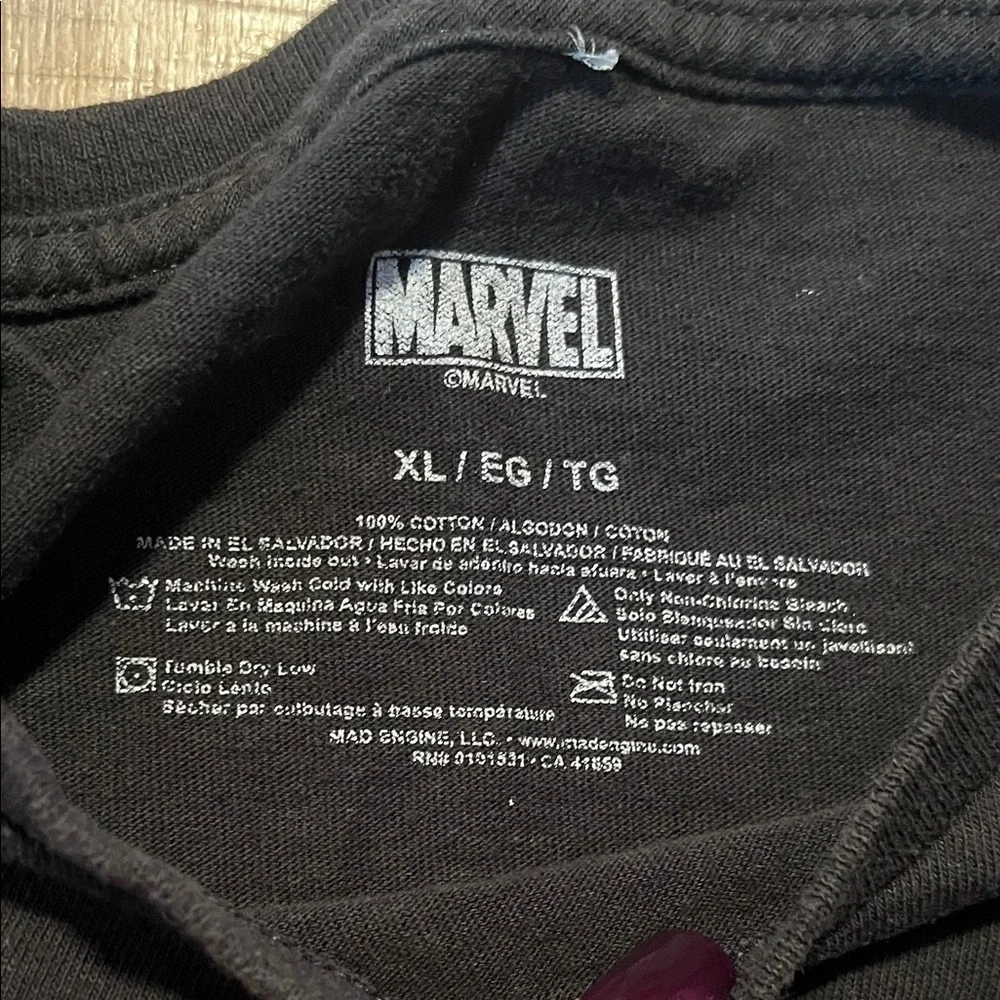 Men’s Marvel Black and Red Graphic Tee SpiderMan Size XL - Picture 2 of 5